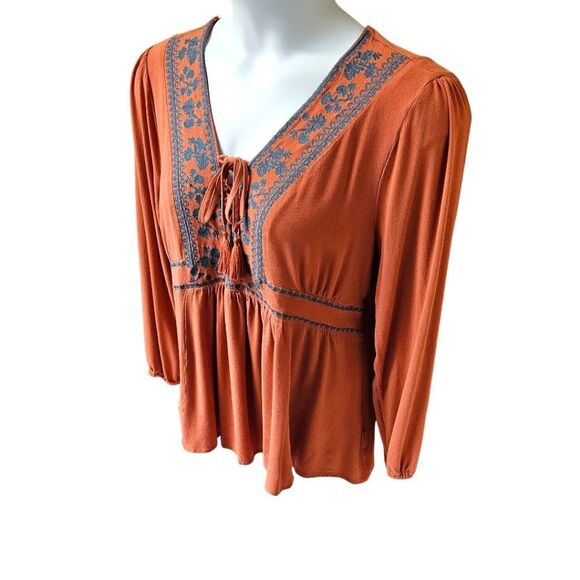 TORRID Babydoll Rayon Crape Embroidery lace- Up LongSleeve Top 1X - Picture 9 of 16